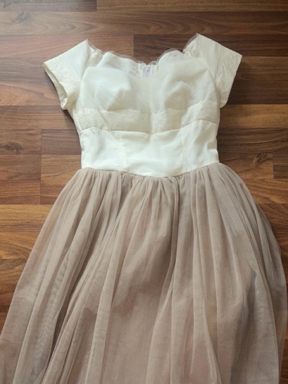 Ivory and Taupe Tulle Vintage Wedding Dress - Fits Size 27